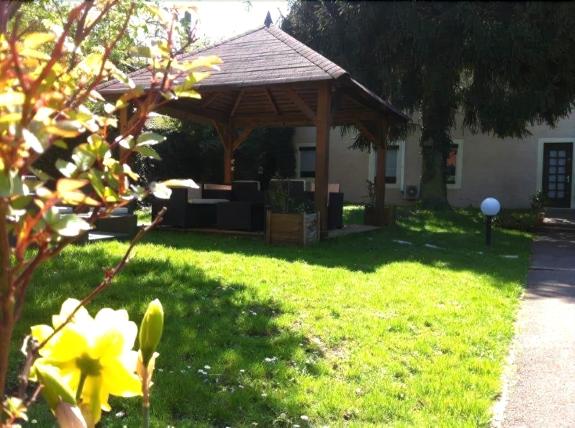 Les Tilleuls Montbeliard Sud Audincourt Exterior foto